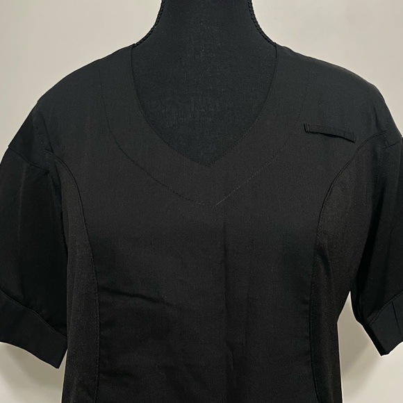 Slim Fit Scrub Top - Picture 3 of 8